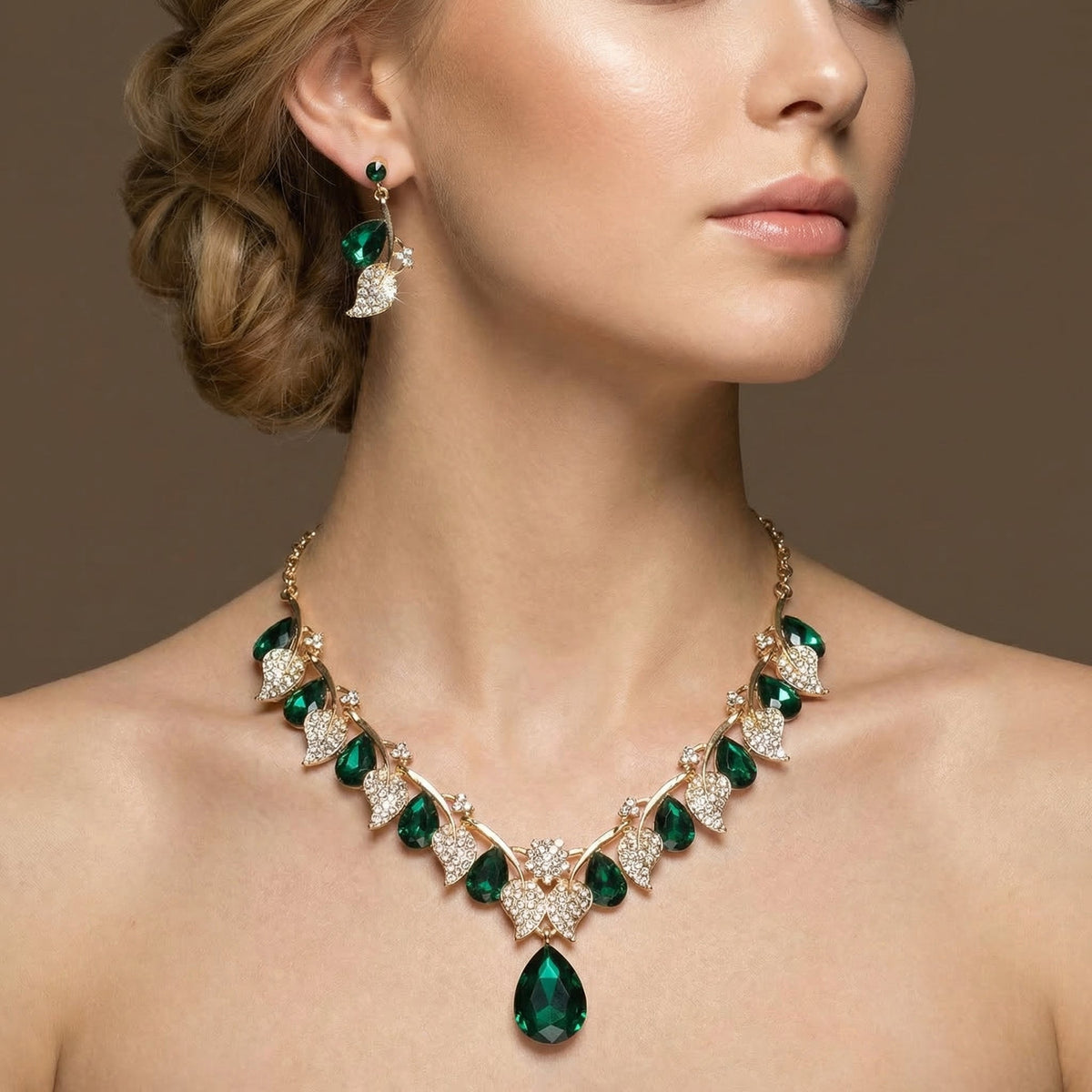 Amélie Necklace and Earrings Set